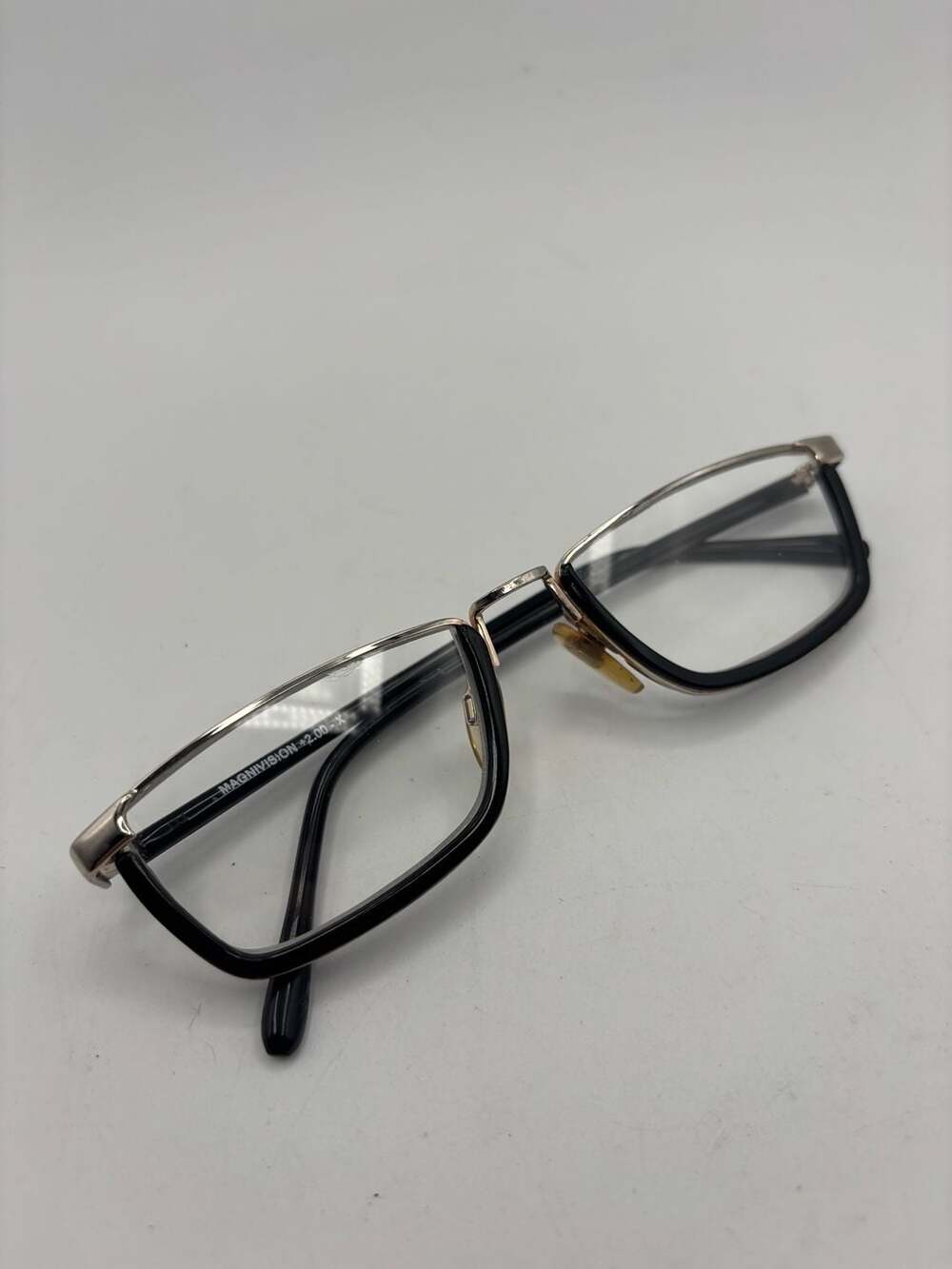 Magnivision +2.00 Rectangle Reading Glasses Black And Silver Frame
